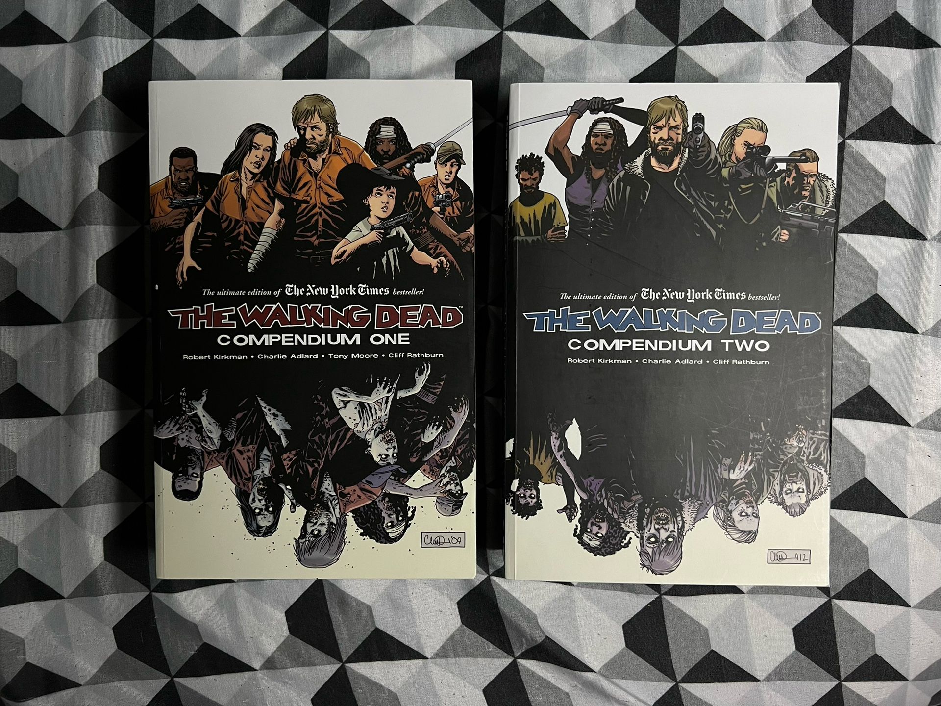 The Walking Dead Compendium 1 & 2 (The Walking Dead Comics)