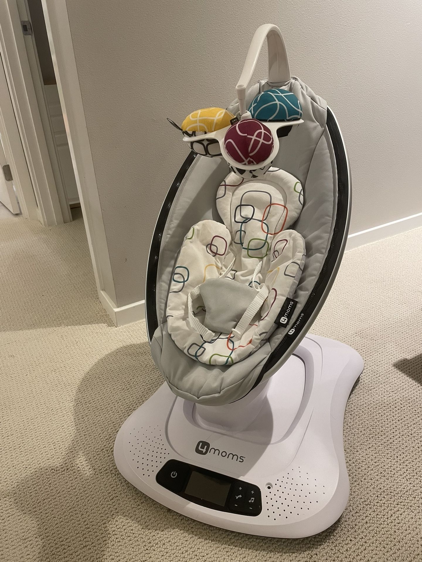 4moms MamaRoo Multi-Motion Baby Swing® – Lightly Used, Excellent Condition