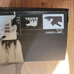 New SOREL SANDALS SIZE 8