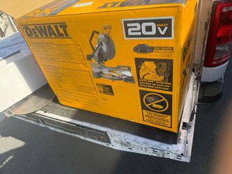 20-Volt MAX XR Cordless 10 in. Dual Bevel Fixed Miter Saw (Tool Only)