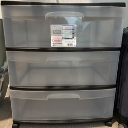 Multiple Like New Plastic Storage Drawers 