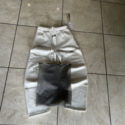 Light oat Essentials sweats