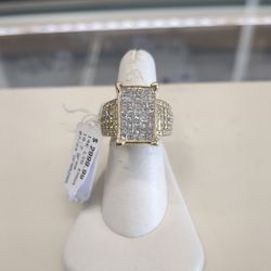 14k Gold Diamond Rings 19.7 Grams Size 7 Layaway Available For 10% Down If You Are Interested Please Ask For Maribel Thank You 