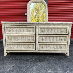 Dresser With Mirror 