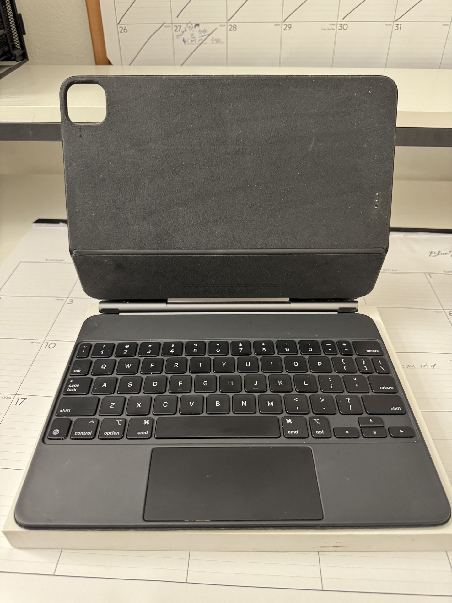 iPad Magic Keyboard (black)