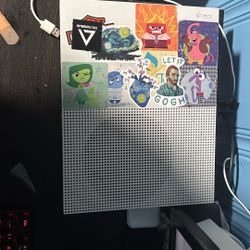 Xbox 1s With Snow White Controller