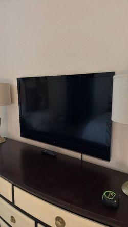 42 inch LG TV
