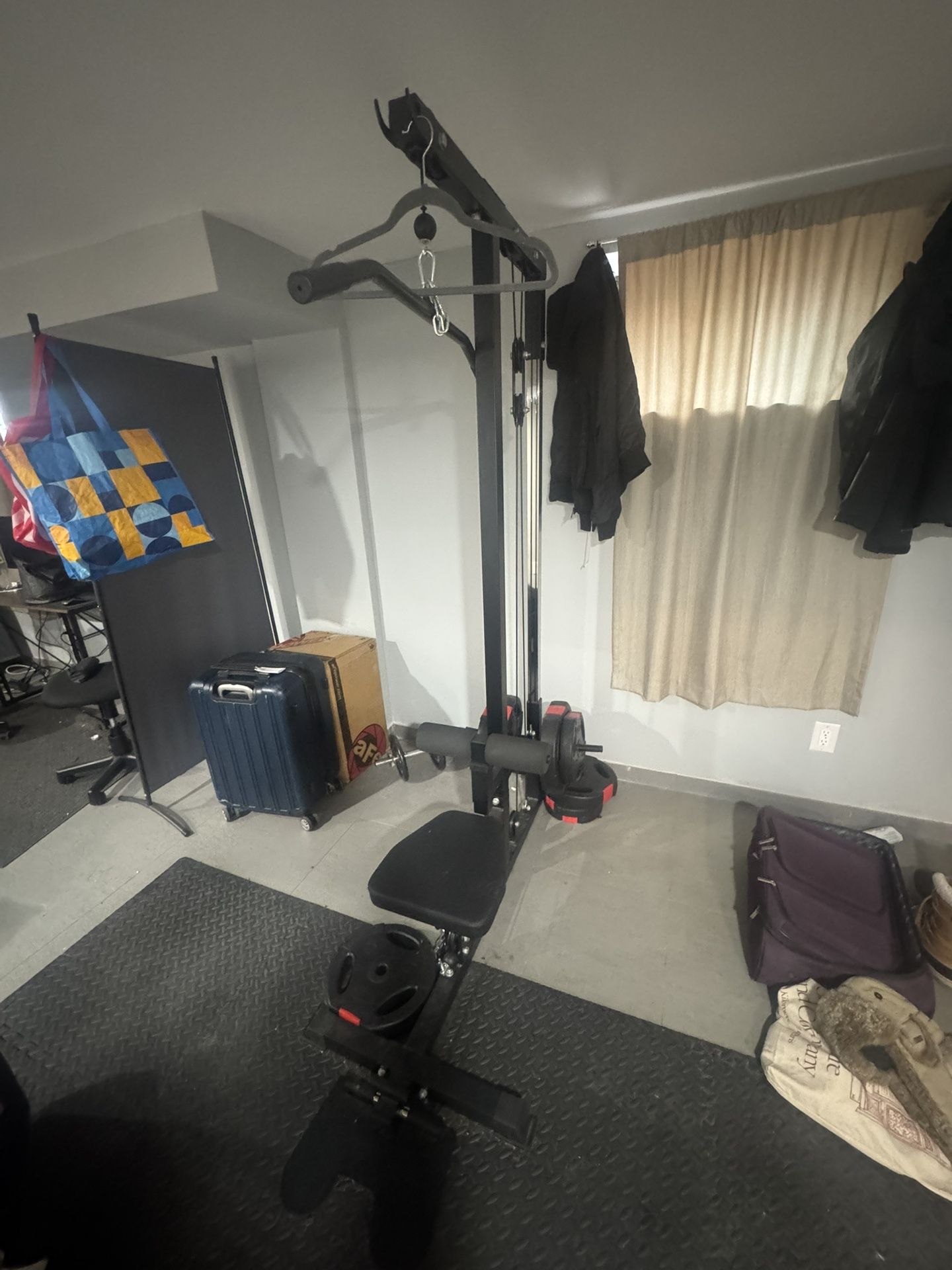 Lat Pulldown Machine With Weights