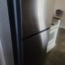 LG Refrigerator  Model # LT18S2100w