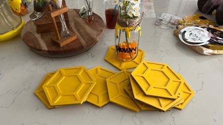 Wood centerpiece