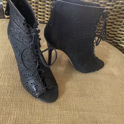 Alice Olivia By Stacey Bendet Open Toe Booties