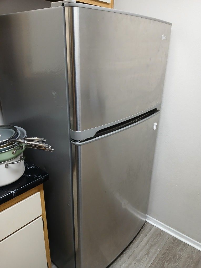 Refrigerator LG