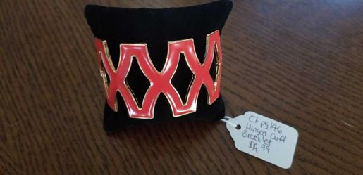 AVON Bracelet (Coral Cuff)