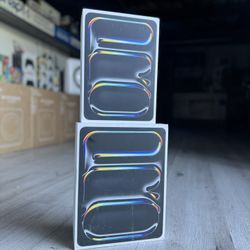 iPad Pro 13 inch & 11 inch M4 Chip Available (Take It Home In Payment/ llévatelo a casa en pagos) 