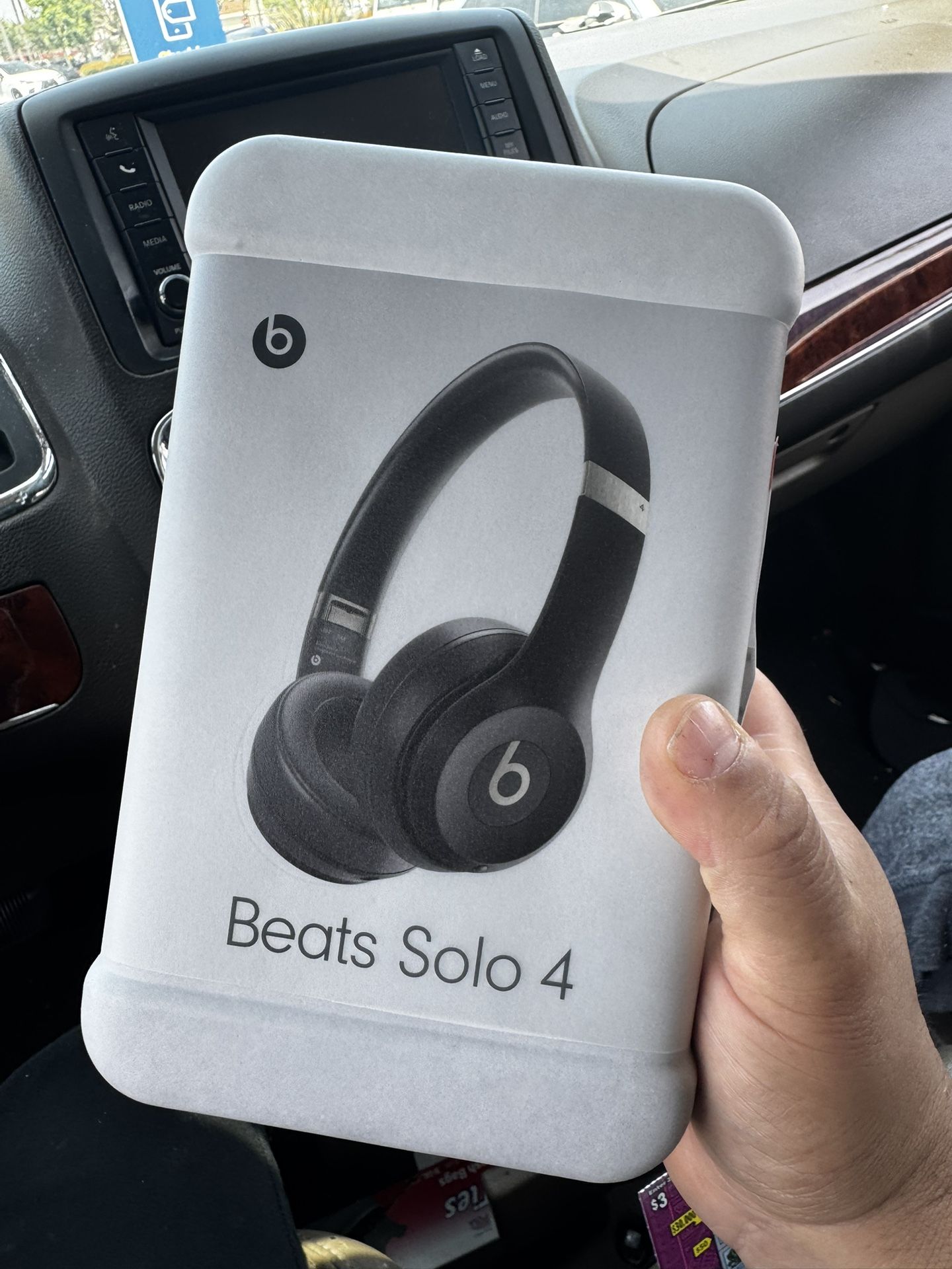 Beats Solo 4