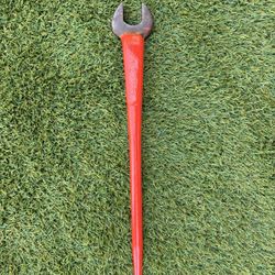 USA 12” Spud wrench 17/64”