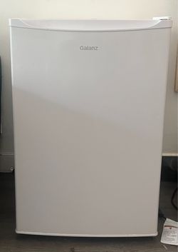 Galanz White Compact Mini Fridge