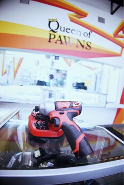 Milwaukee M12 Cordless Impact Driver with Charger