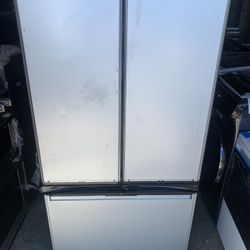 New Samsung Bespoke Refrigerator & Stove 