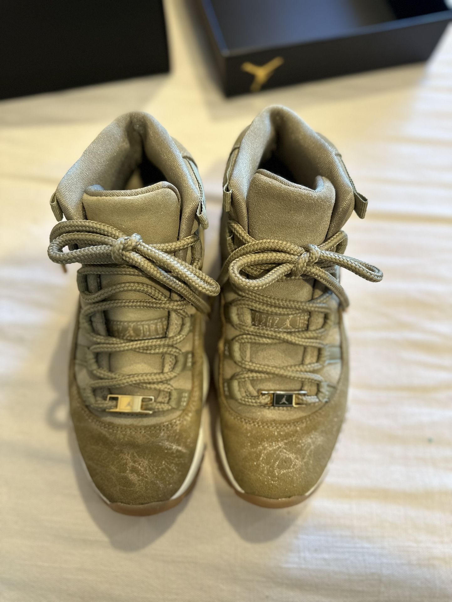 Jordan 11 Olive 6WMNS
