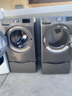 Kenmore Washer & Gas Dryer Set Red Metallic- looks Like New For Sale: Samsung Washer and Dryer Set Red Metallic Large capacity Gas dryer Electric wa