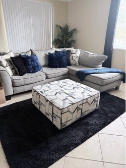 Couch/ ottoman/ end table