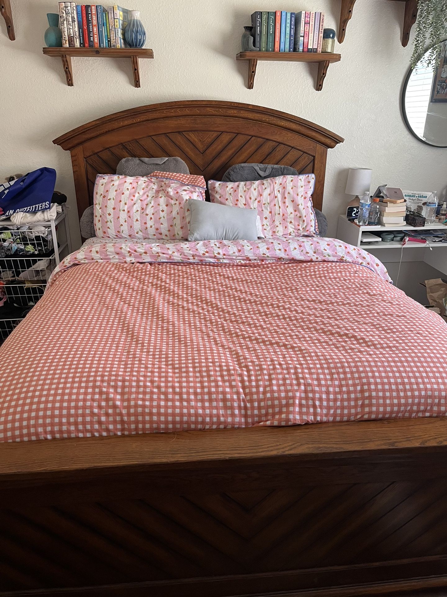 Wooden Queen Bed Frame With Headboard
