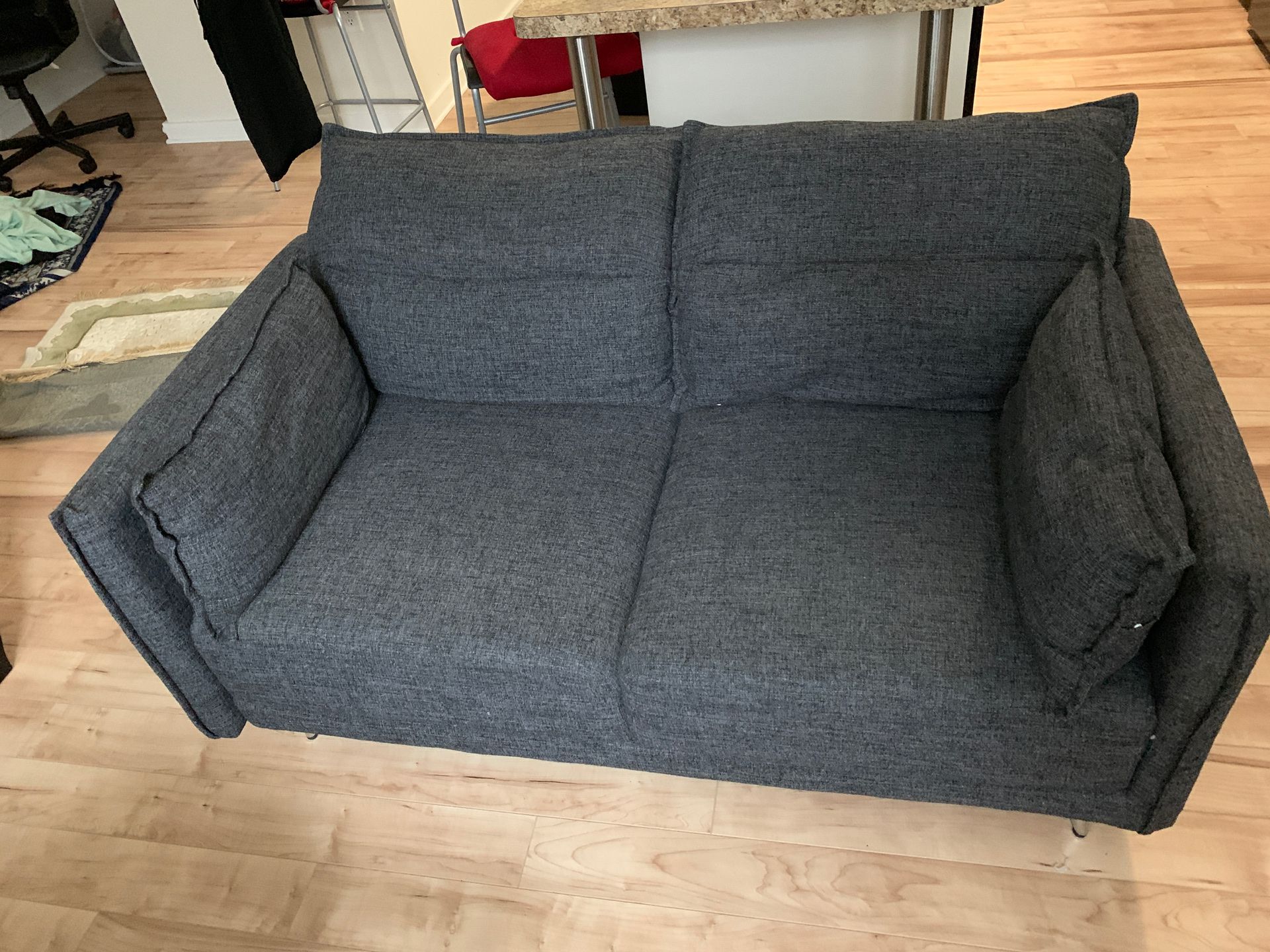 Couch/loveseat/Sofa