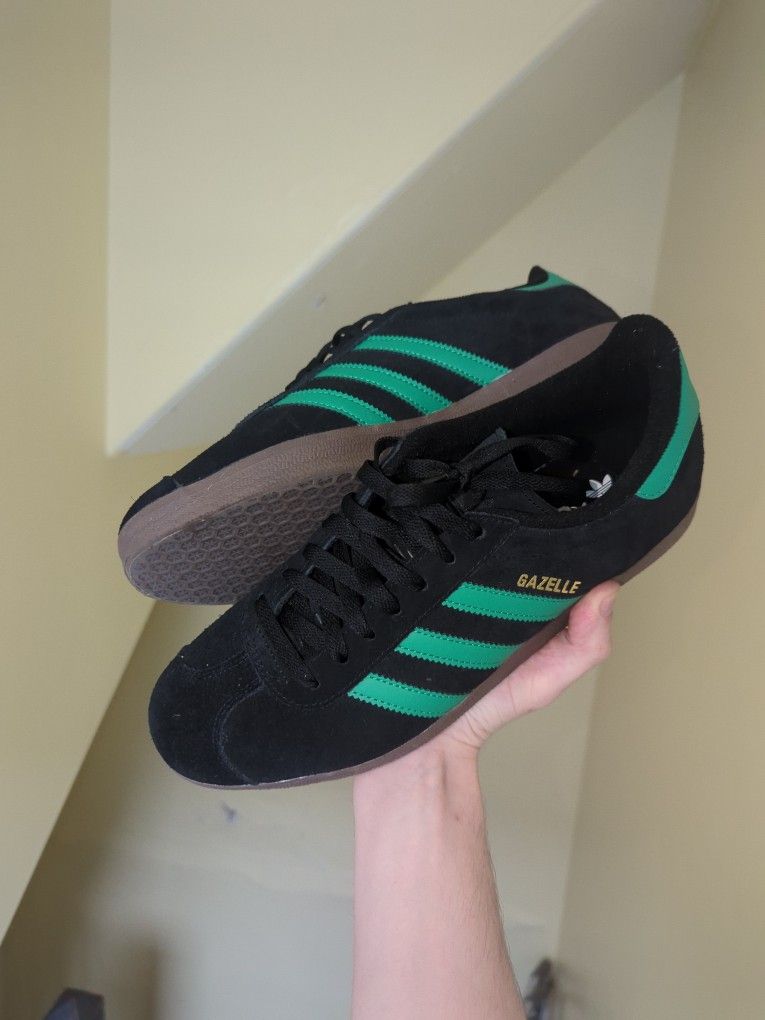 Gazelle Adidas Size 9.5