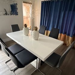 Dining table with chairs 