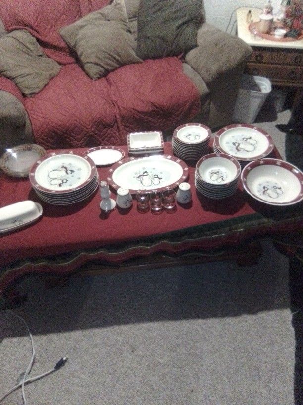 Christmas Dishes Set