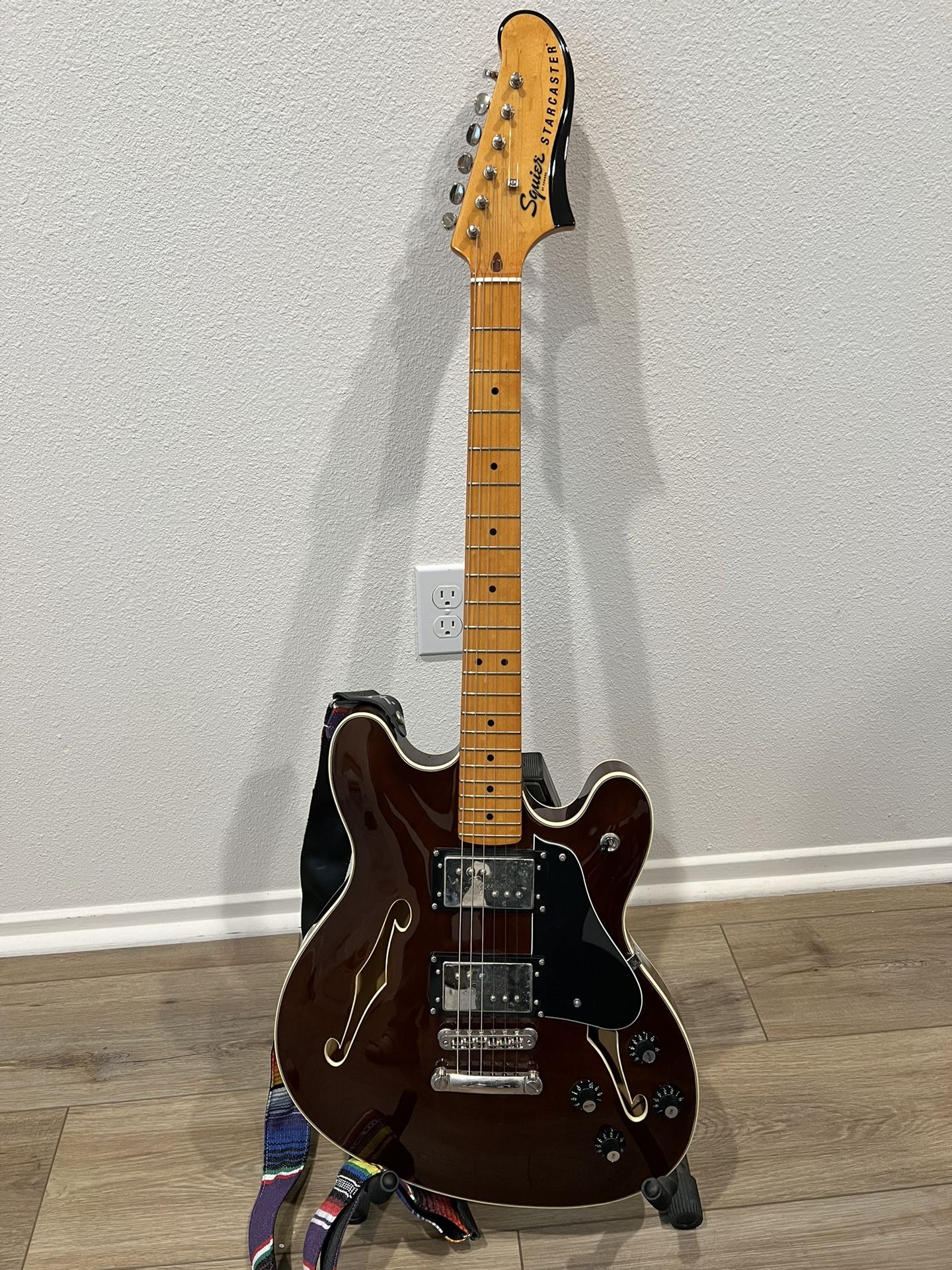 Squier Starcaster, Brown 