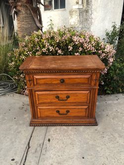 Wood 3 Drawer cabinet