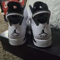 Air Jordan 6 Retro Reverse Oreo 