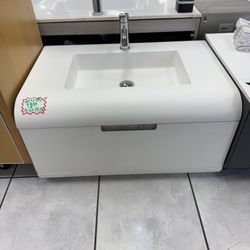 31.5” Floating White PVC Bathroom Vanity