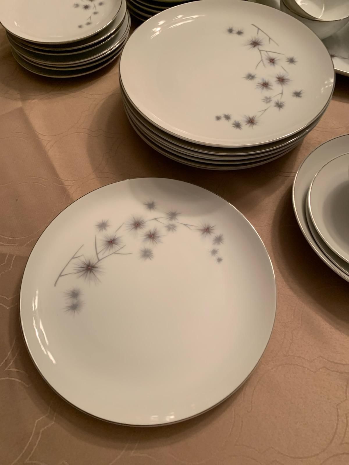 Creative Platinum Star Burst 48 piece China Set