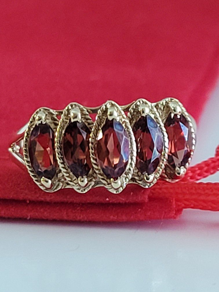 ❤️10k Size 6.75 Precious Solid Yellow Gold Garnet Ring!/ Anillo de Oro con Ganet!👌🎁Post Tags: 10k 14k