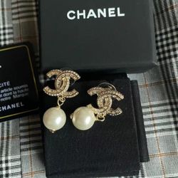 Chanel CC Elegant Gold and Silver Pearl Drop Earrings