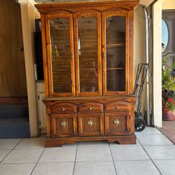 Vintage Wood China Cabinet, Solid wood, excellent condition.