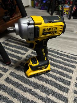 Dewalt 20V MAX XR Cordless 1/2 in. Impact Wrench And 2AH Battery