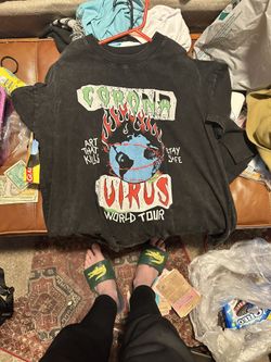 Gallery dept. Black tee Shirt size large