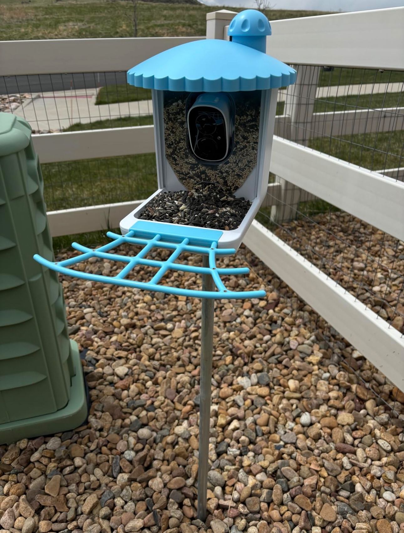 Bird Feeder with Camera, 1080P HD Bird Video Capture, 5000mAh Battery with Solar Panel, Instant Arrival Alerts, Live View, AI Bird Species Identificat