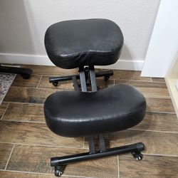 Sleekform Alpharetta Kneeling Chair