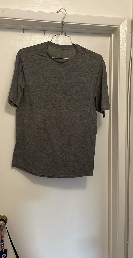 Lululemon T-shirt Large