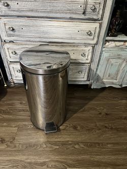 Trash Can 24”