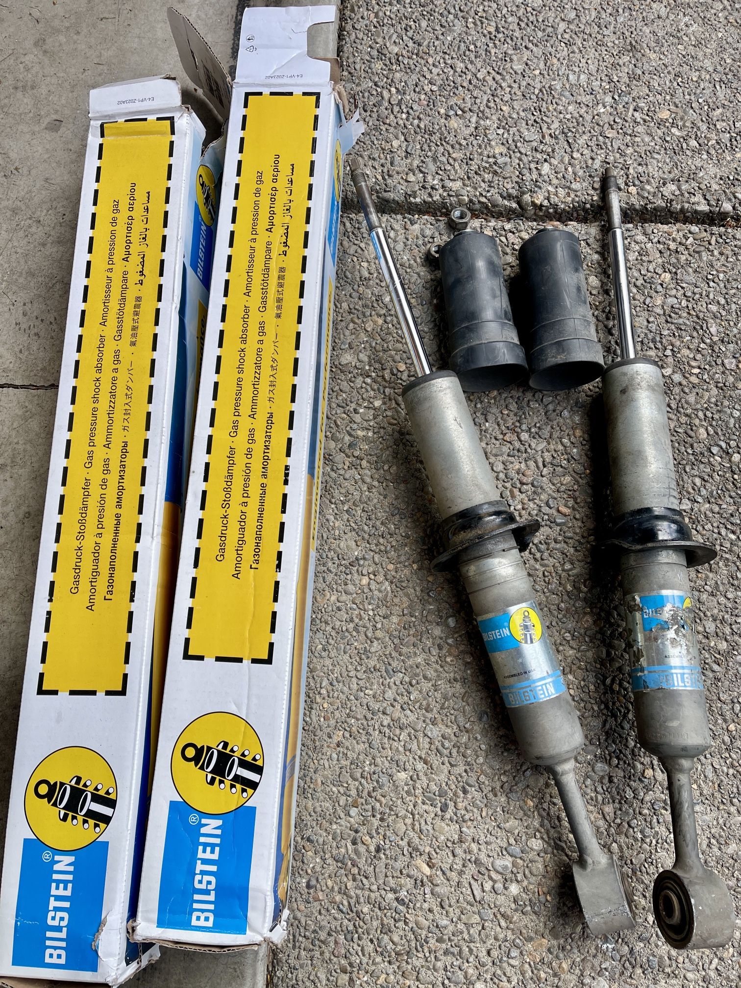 Toyota Tacoma 4Runner Bulstein Shocks 5100 Fronts Used Adjustable Lift