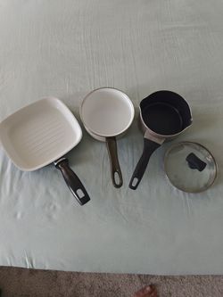 Set of Pans with a lid /4pcs