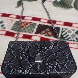 BRAND NEW "CALVIN KLINE" PURSE