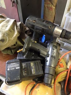 Set of 2 12 volt craftsman cordless drill