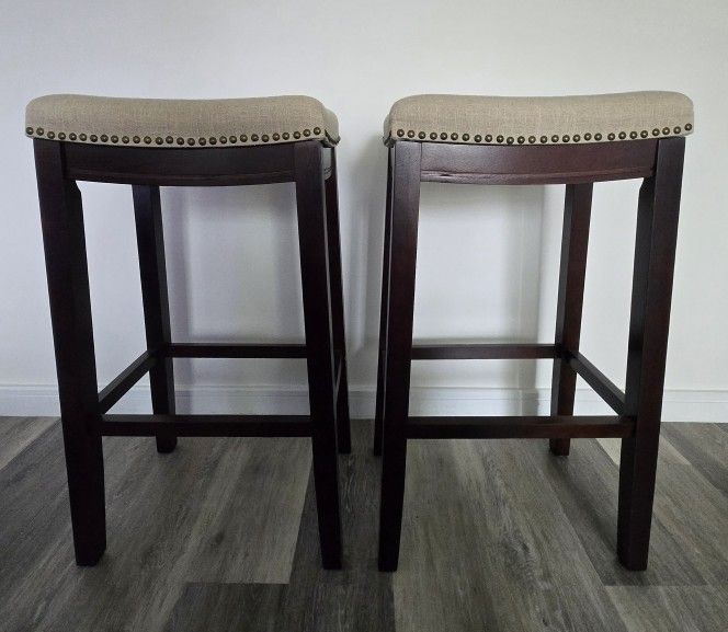 Bar Stool 32 Inches Tall $40 For A Pair